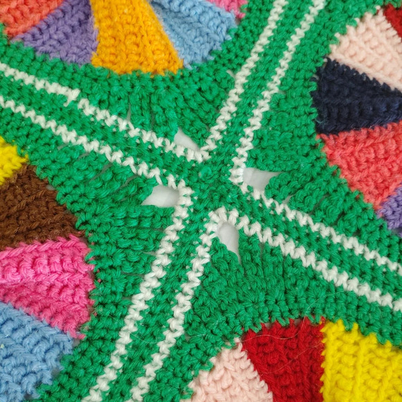 Afghan Color Wheel Hand-knitted Throw Blanket Cover Knit Circle Pattern Artisan - Picture 13 of 13